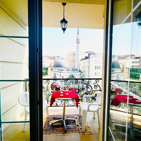 4 Llullat - City Center Apartment Prishtine Bagian luar foto